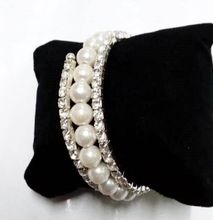 Womens White Pearl bracelet
