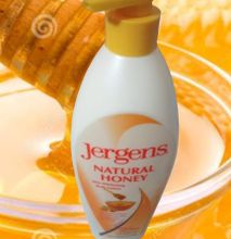 Jergens Natural Honey Whitening body lotion with AHA & Glutathione, Smoothens & clears all blemishes