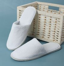 Disposable Hotel slippers (Not for longterm use)