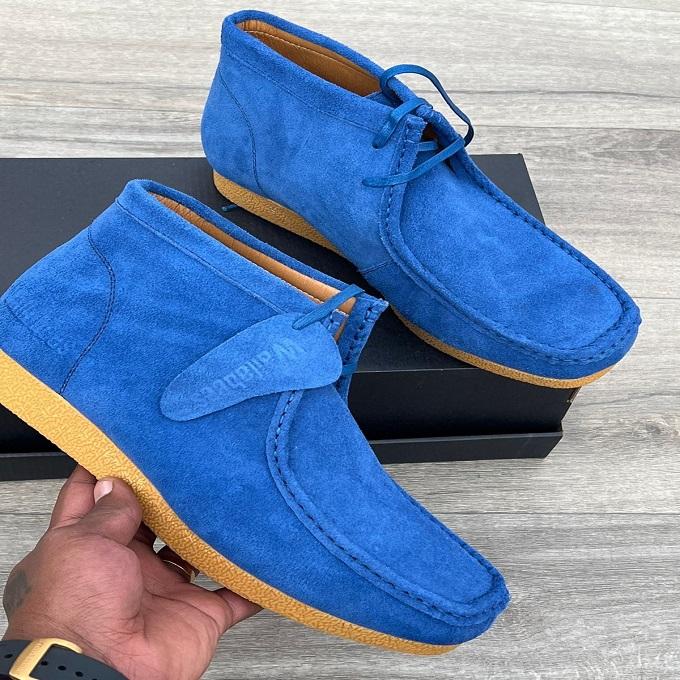 Royal blue clearance clarks wallabees