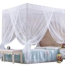 Four Stand straight mosquito nets - White
