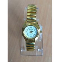 Unique Golden Women Quartz Wristwatch
