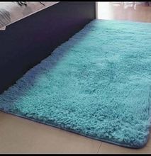 Fluffy bedside carpet